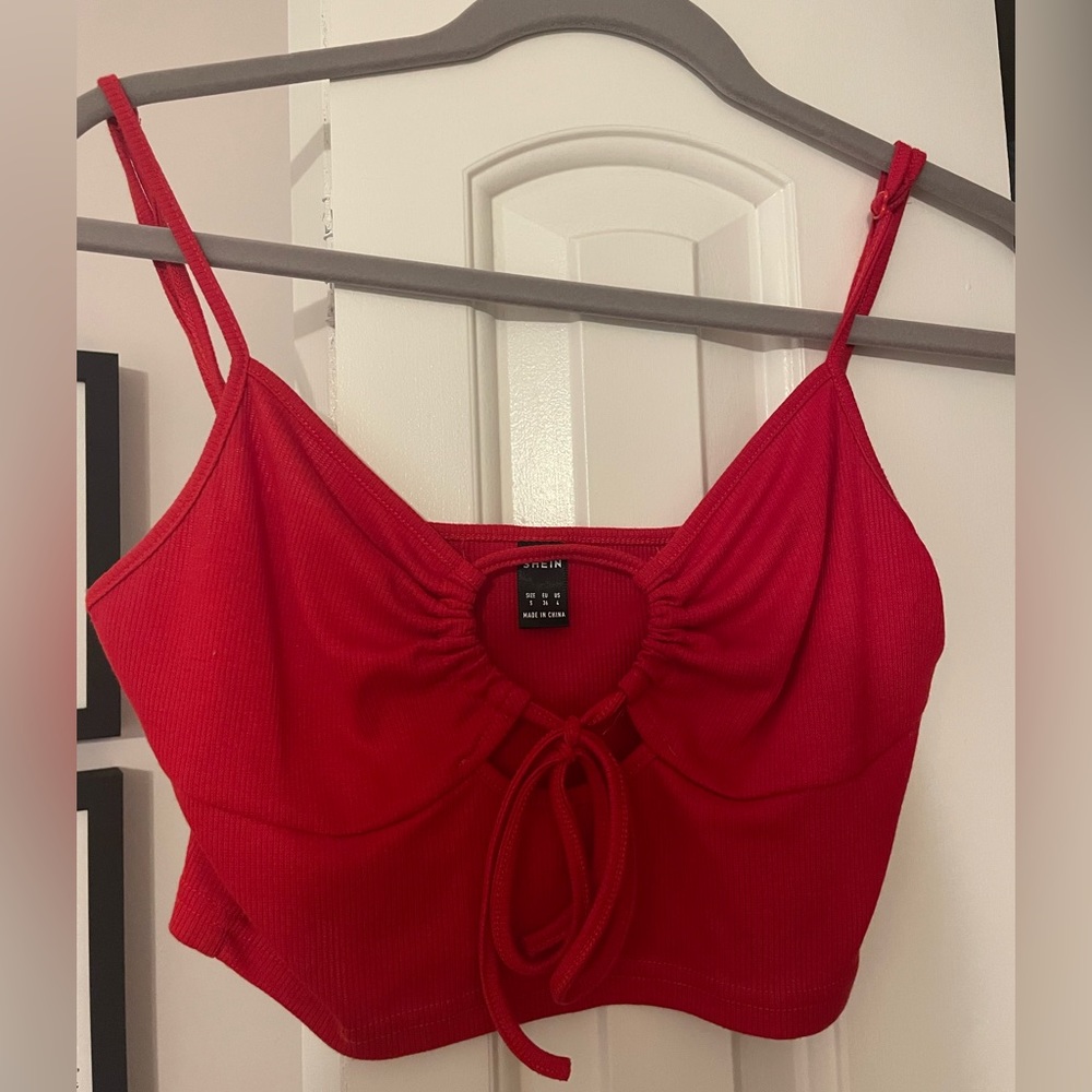 Red tie front cropped cami